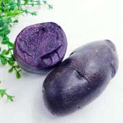 黑土豆營養豐富，空氣炸鍋怎么用黑土豆炸薯條呢?